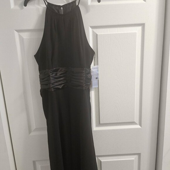 LONDON TIMES. Black. Halter Neckline. Sleeveless. Ruched Waistband.Size: 14 - Picture 2 of 5